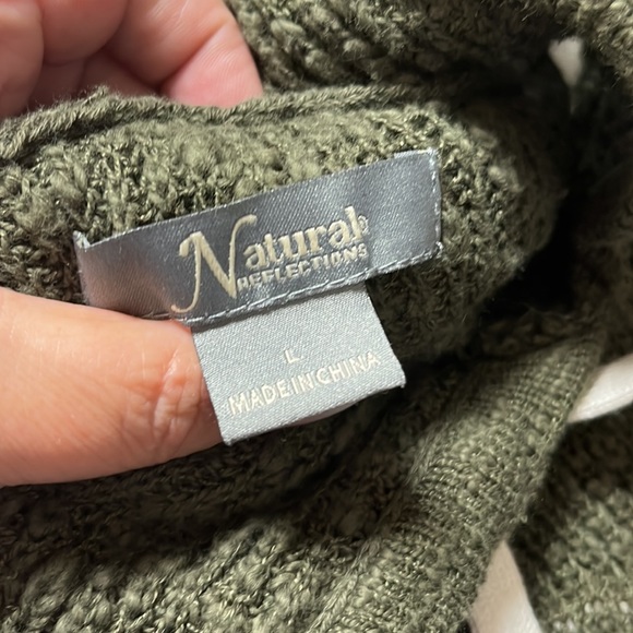 Natural Reflections green hooded sweater - Picture 6 of 6
